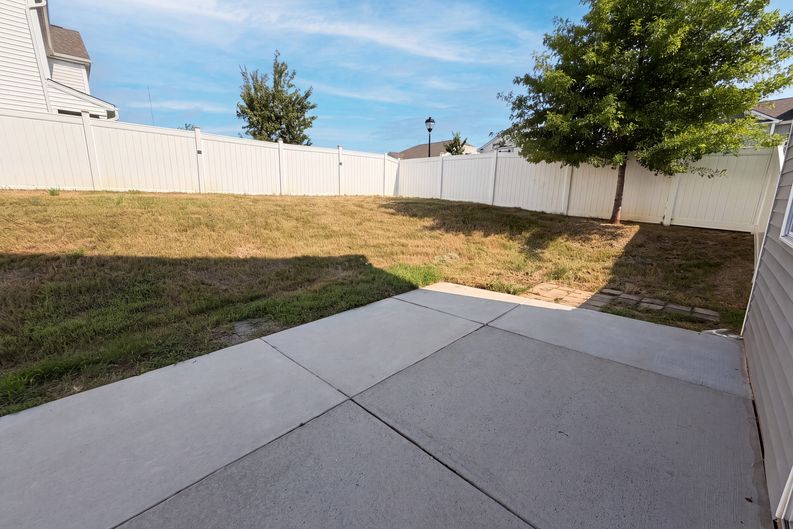 Photo 23 of 26 of 9833 Wardley Dr, Charlotte, NC