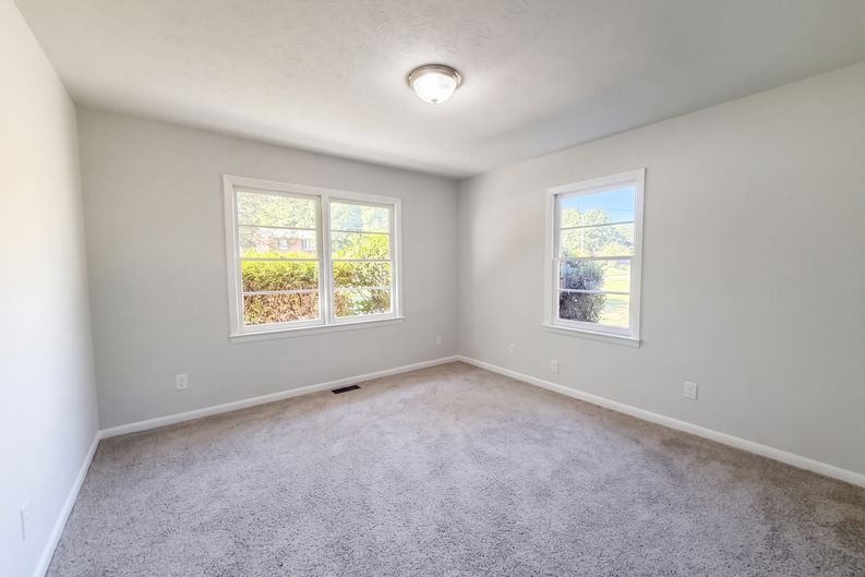 Photo 11 of 17 of 3224 Sandhill Dr, Fayetteville, NC