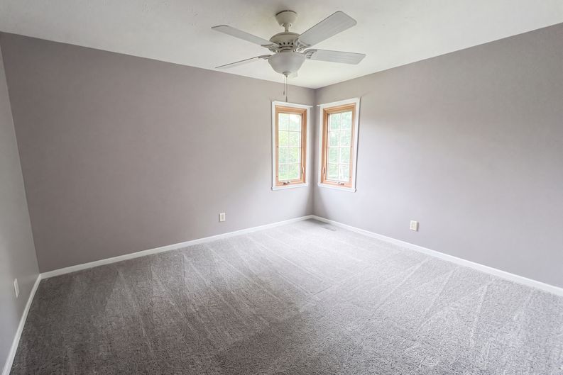 Photo 6 of 79 of 1503 Featherstone Rd, Rockford, IL