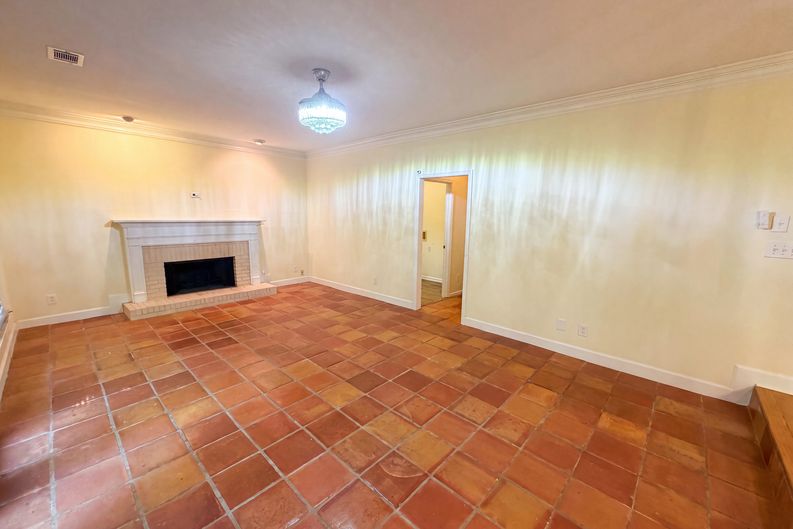 Photo 17 of 28 of 644 Laurel Wood Dr SW, Marietta, GA