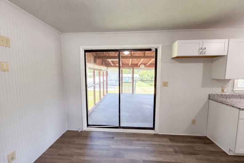 Photo 6 of 16 of 310 W Indiana Ave, Bessemer City, NC
