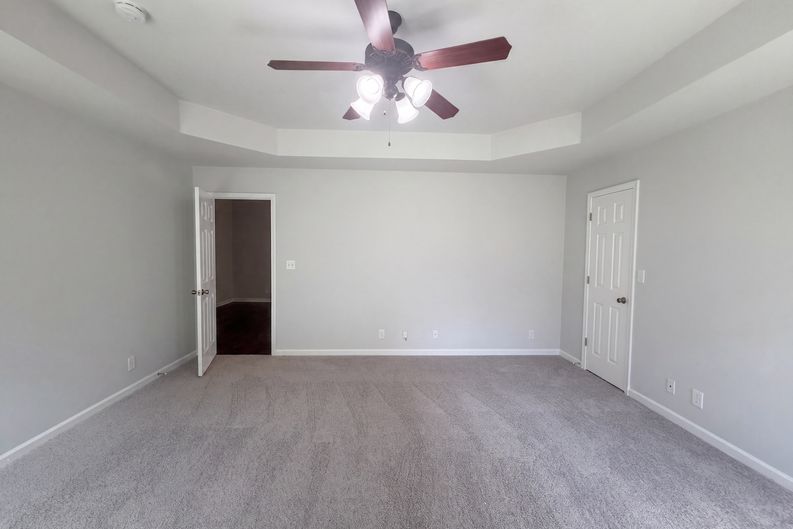 Photo 12 of 24 of 3148 Brook Hill Dr, Clarksville, TN