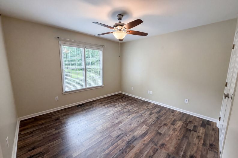 Photo 4 of 26 of 314 Carola Ln, Lexington, SC