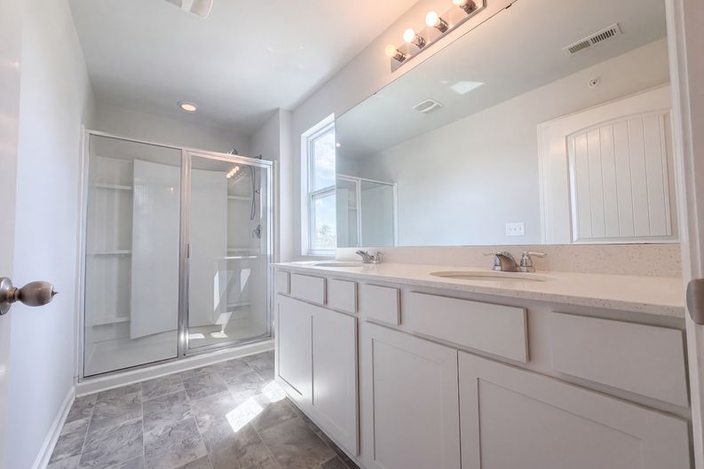 Photo 8 of 20 of 620 Spangler Ln, Ashland City, TN