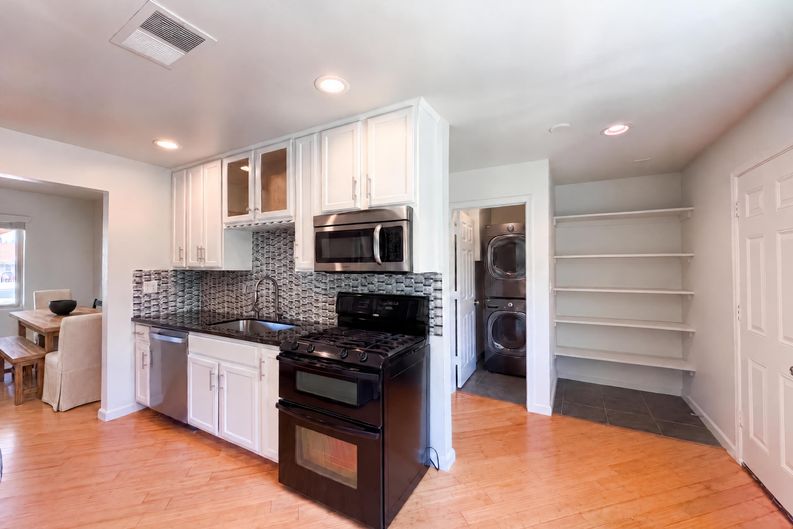 Photo 10 of 29 of 909 W Missouri Ave, Phoenix, AZ