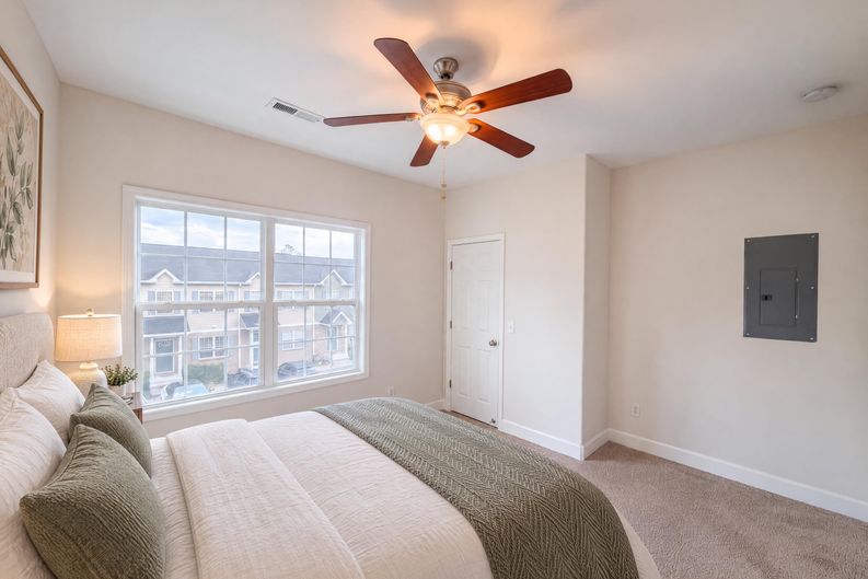 Photo 11 of 22 of 2043 Pinecrest Dr, Nashville, TN