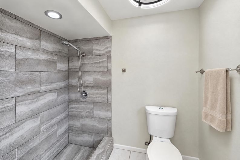 Photo 9 of 22 of 1572 Deerfield Ave, Deltona, FL