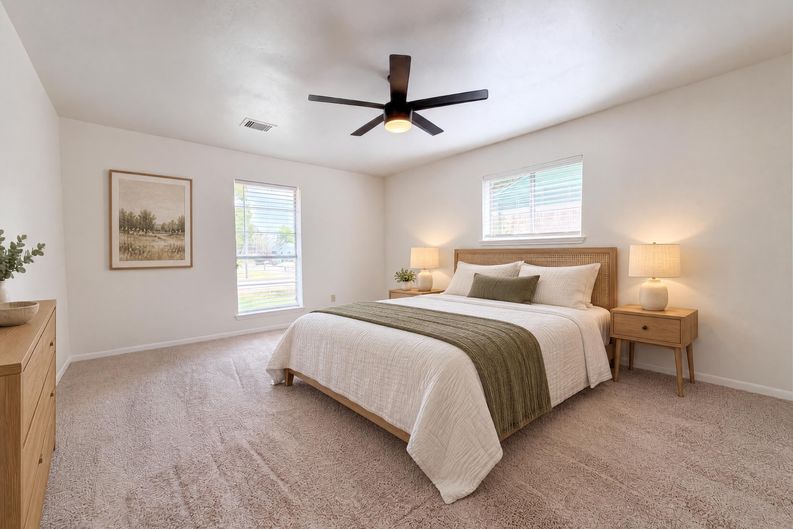 Photo 4 of 21 of 6910 Vialinda Dr, Houston, TX