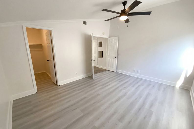 Photo 16 of 26 of 3303 Deaver Dr, Corona, CA