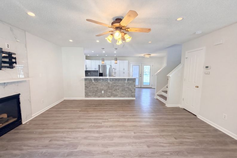 Photo 7 of 18 of 6032 Briggs Dr, Charlotte, NC