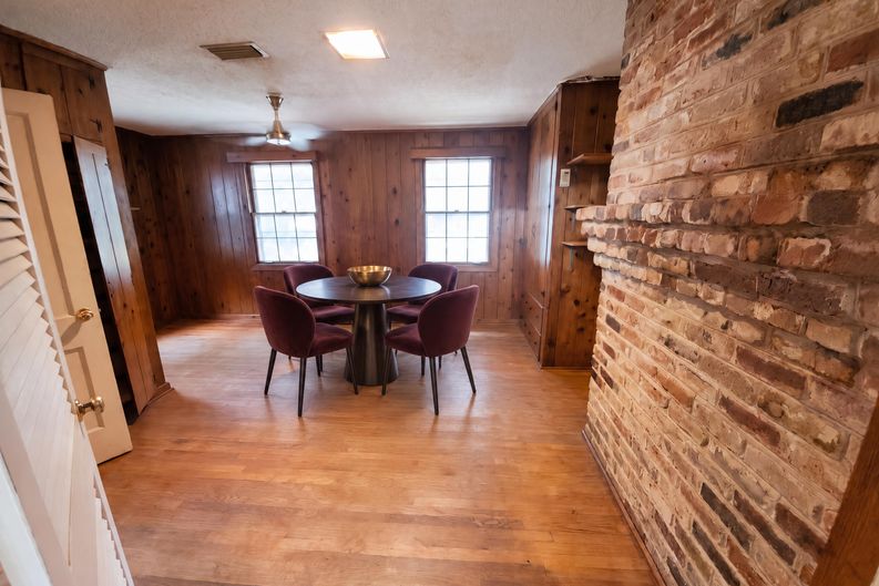 Photo 9 of 19 of 4604 Oak Ridge Rd, Mobile, AL
