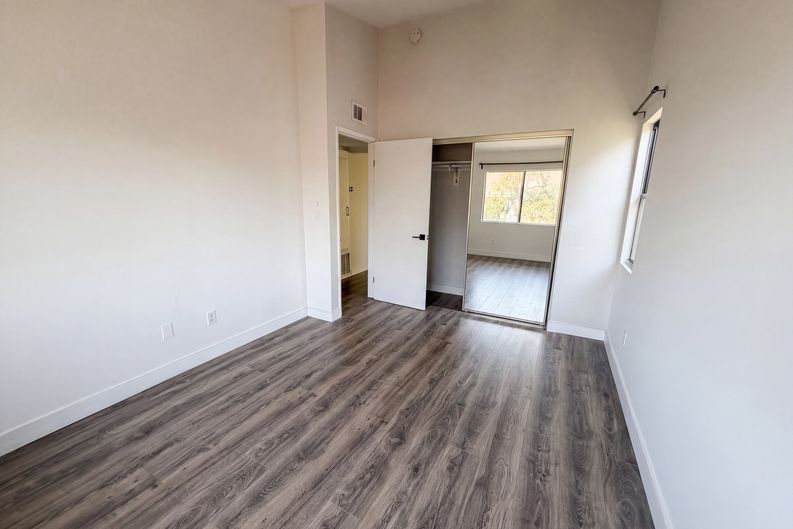 Photo 9 of 17 of 7300 Corbin Ave, Reseda, CA
