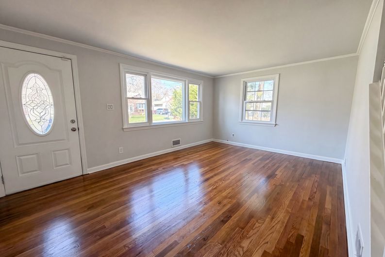 Photo 7 of 23 of 19 Delekas Ave, South Plainfield, NJ