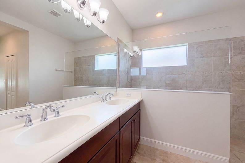 Photo 27 of 47 of 1416 Hickory View Cir, Parrish, FL
