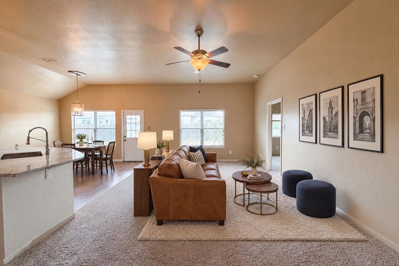 Photo 3 of 16 of 1023 Roanoke Dr, Temple, TX