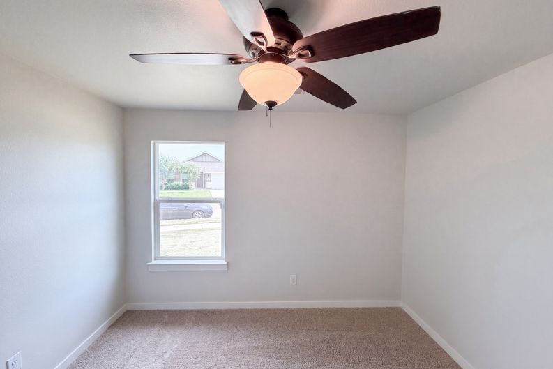 Photo 14 of 23 of 8956 Devonshire Dr, Fort Worth, TX