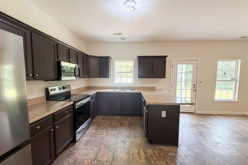 Photo 7 of 16 of 3705 Chancellorsville Ct, Raleigh, NC