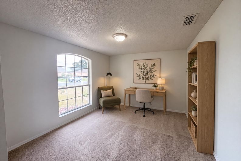 Photo 4 of 19 of 1038 Highland Crest Cir, Lake Wales, FL
