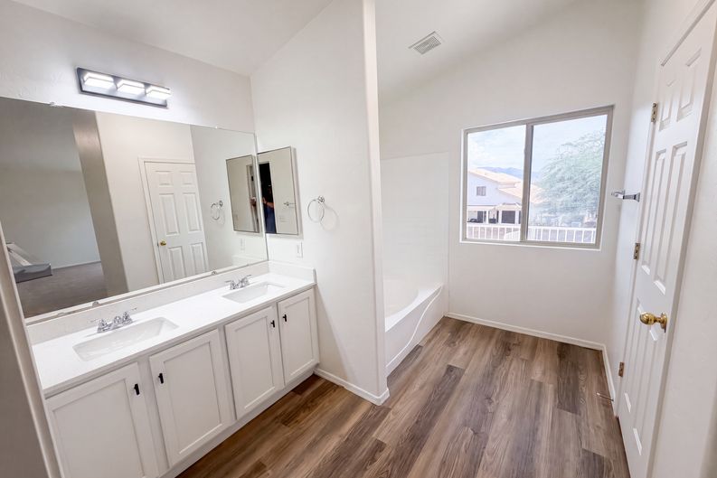 Photo 12 of 28 of 10131 E Axe Handle Ct, Tucson, AZ