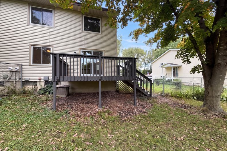 Photo 5 of 22 of 15391 Trillium Cir, Eden Prairie, MN