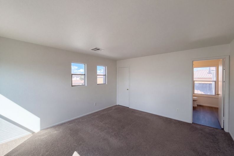 Photo 12 of 31 of 11117 Okeefe Ct, Las Vegas, NV
