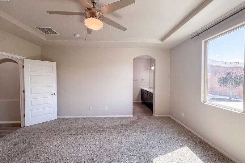 Photo 4 of 24 of 6384 Red Falcon Dr NE, Rio Rancho, NM