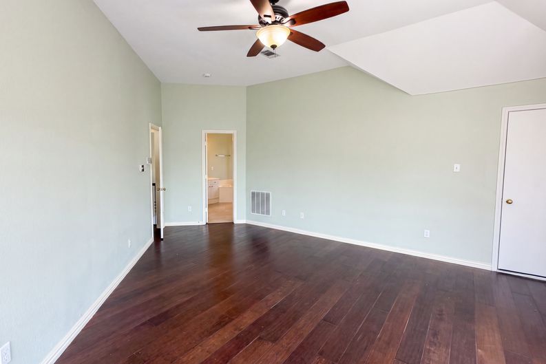 Photo 14 of 22 of 3606 Fairlands Dr, Richardson, TX