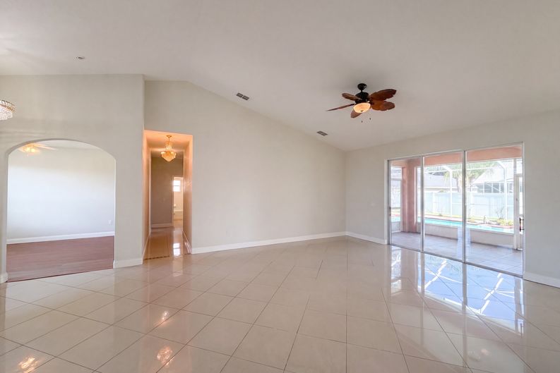 Photo 3 of 22 of 313 Terranova Blvd, Winter Haven, FL