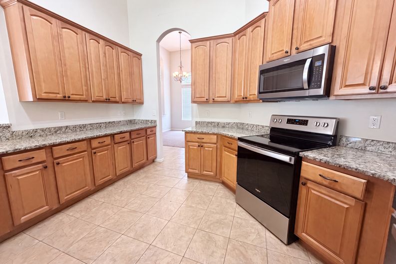 Photo 6 of 21 of 845 Songbird Dr, Orange Park, FL