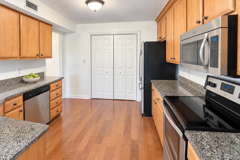 Photo 6 of 16 of 329 Glen Echo Ln, Cary, NC