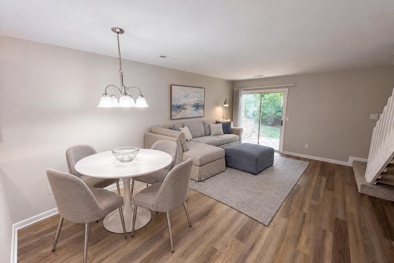 Photo 10 of 19 of 4037 Briarhill Dr, Charlotte, NC