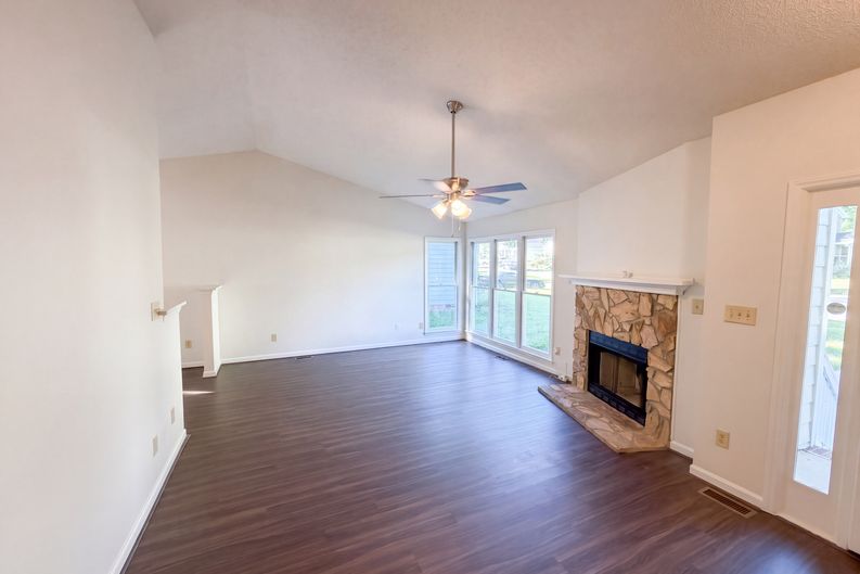 Photo 3 of 17 of 3117 Verdugo Dr, Raleigh, NC