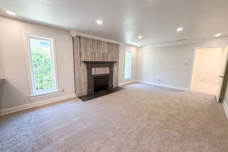 Photo 9 of 22 of 3423 Willow Crest Ln, Dallas, TX