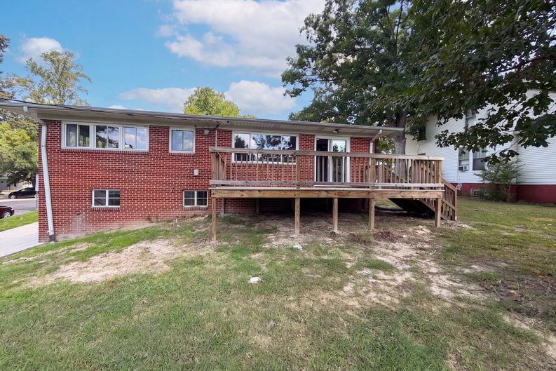 Photo 5 of 17 of 410 Pekoe Ave, Durham, NC