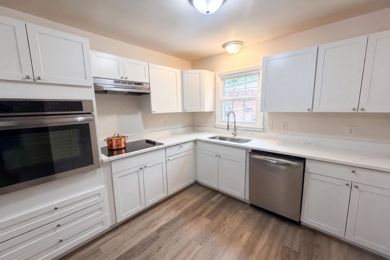 Photo 6 of 15 of 505 Leawood Dr, Greensboro, NC