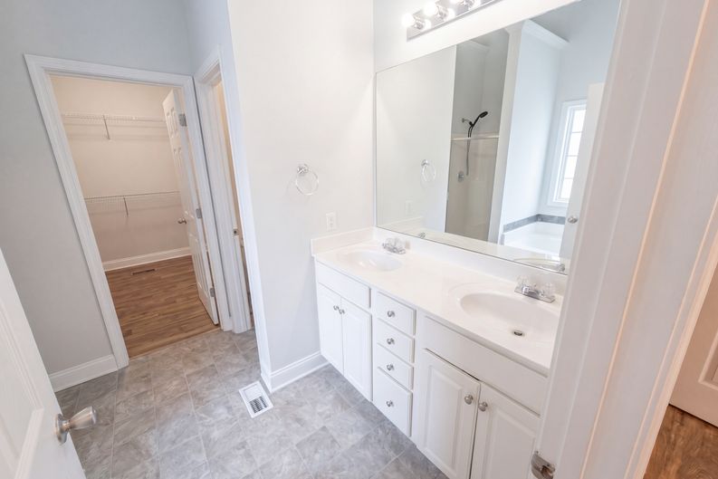 Photo 13 of 43 of 8230 Mossybrook Ln, Douglasville, GA