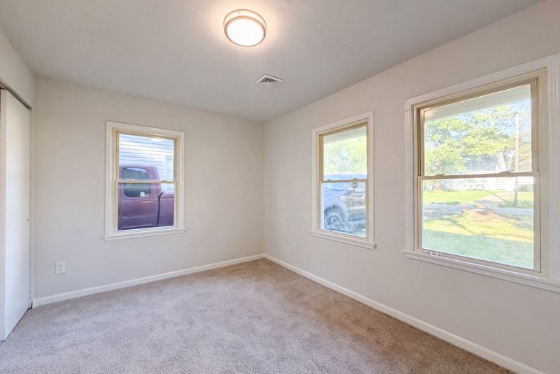 Photo 4 of 23 of 2785 Linview Ave, Columbus, OH