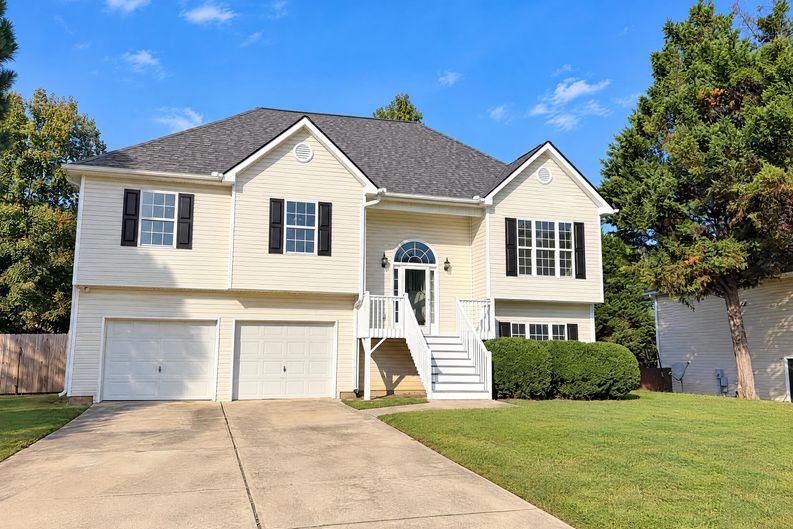 Photo 28 of 31 of 1041 Topaz Ln, Lithia Springs, GA