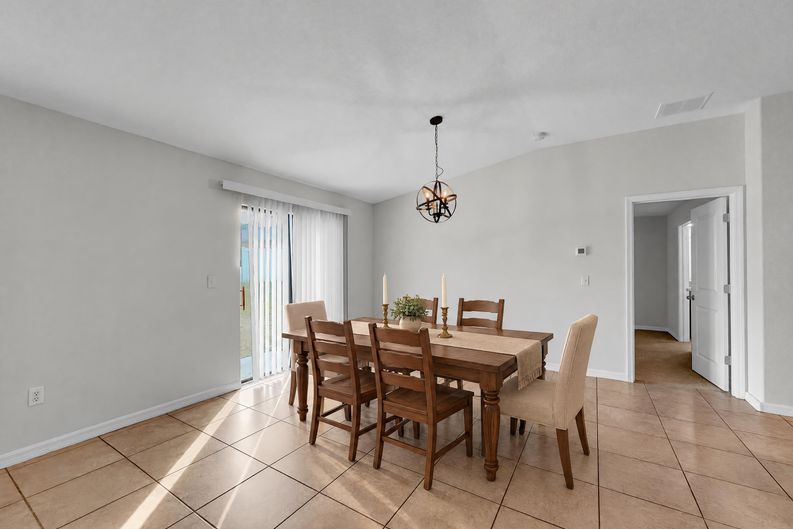 Photo 17 of 23 of 10113 Rosemary Leaf Ln, Riverview, FL