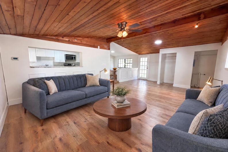 Photo 11 of 26 of 7405 S Desoto St, Tampa, FL