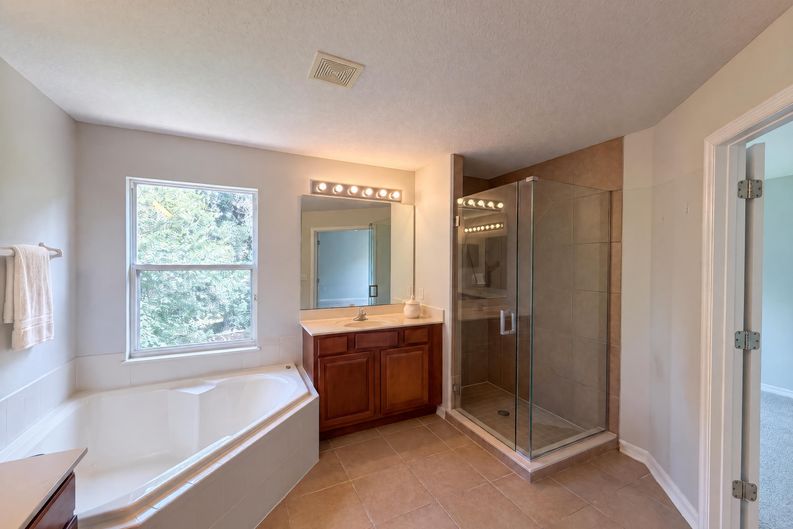 Photo 10 of 39 of 12706 Grovehurst Ave, Winter Garden, FL