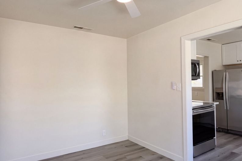 Photo 6 of 32 of 6016 Sampson Blvd, Sacramento, CA