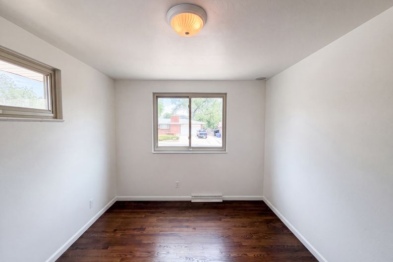 Photo 13 of 28 of 885 W 7th Avenue Dr, Broomfield, CO