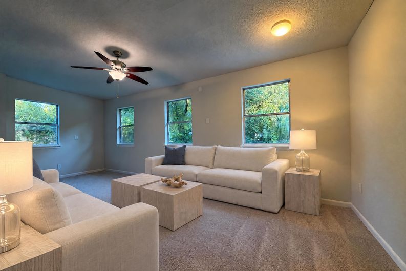 Photo 8 of 26 of 6535 Lou Dr N, Jacksonville, FL