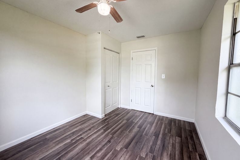 Photo 13 of 21 of 1340 Ottawa Ave, Jacksonville, FL