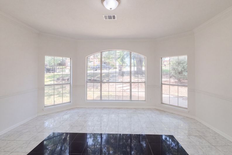 Photo 6 of 26 of 1231 Jeanette Way, Carrollton, TX