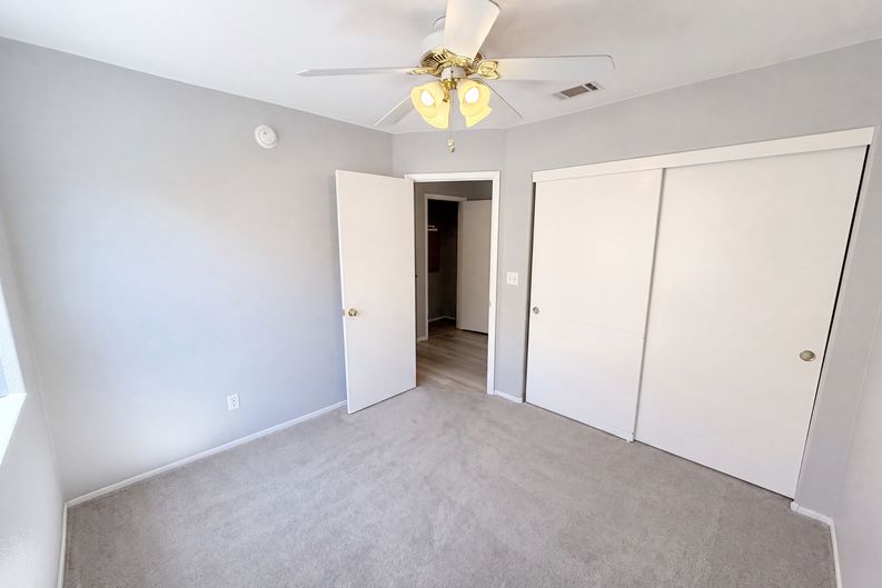 Photo 15 of 33 of 9121 Indian Breeze Dr, Las Vegas, NV