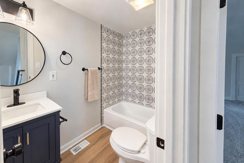 Photo 11 of 17 of 5825 Hadley St, Mission, KS