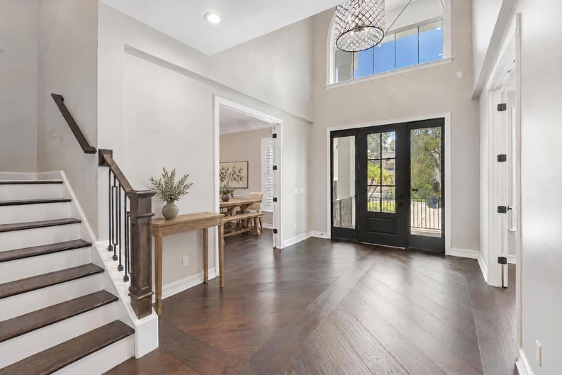 Photo 9 of 62 of 5105 W Neptune Way, Tampa, FL