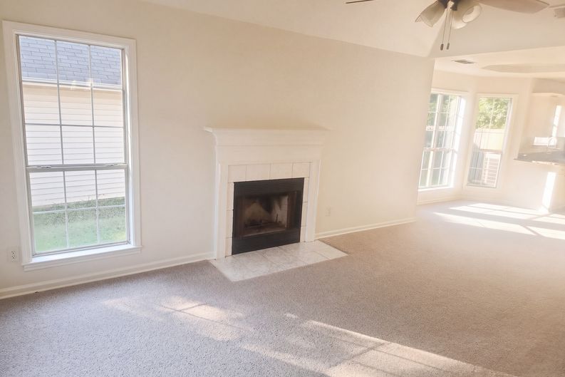 Photo 11 of 22 of 137 Mayfair Ln, Calera, AL